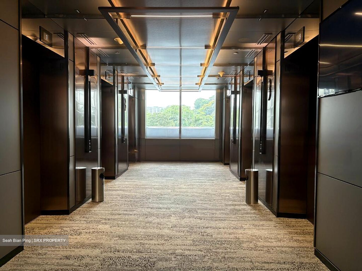 UE Square (D9), Office #459763501
